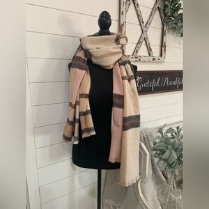 Old Navy Women’s Ultra-soft Neutral Plaid Scarf- BNWT